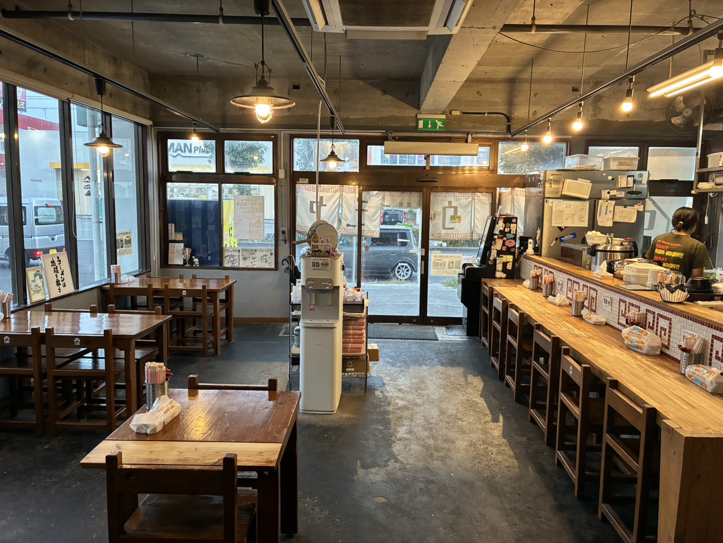 麺と飯ソウハチヤ 泡瀬本店